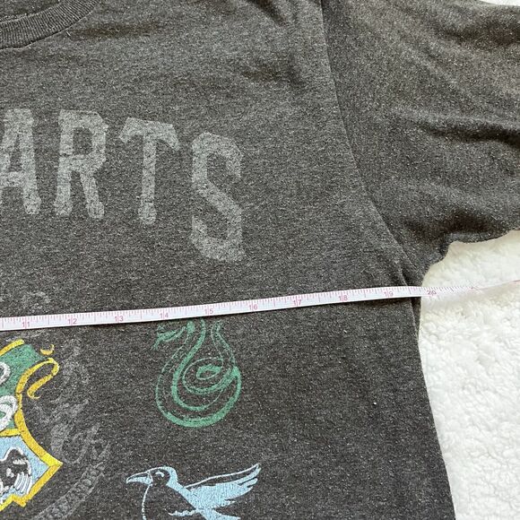 Harry Potter T-Shirt Women's Medium Hogwarts School of Witchcraft Graphic Tee - Picture 4 of 4